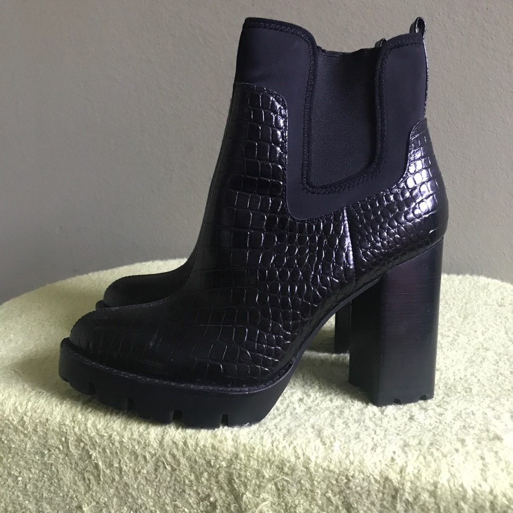 Charles David Grady Black Leather Ankle Boots